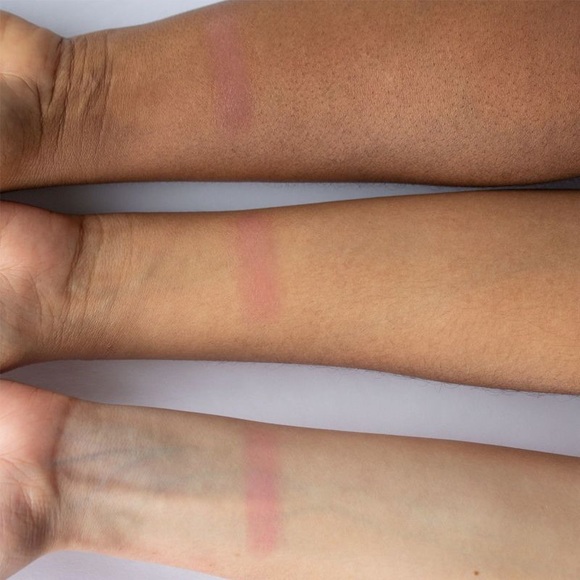 🎀 CIATÉ LONDON Love Moi Miss Piggy Pink Lip Balm - Picture 5 of 7